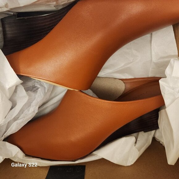 Vince Benita Leather Mule In Rust Amber. NIB. Size 7.5 - Picture 11 of 12